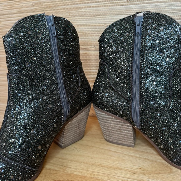 Matisse Harlow Bootie - Picture 11 of 17